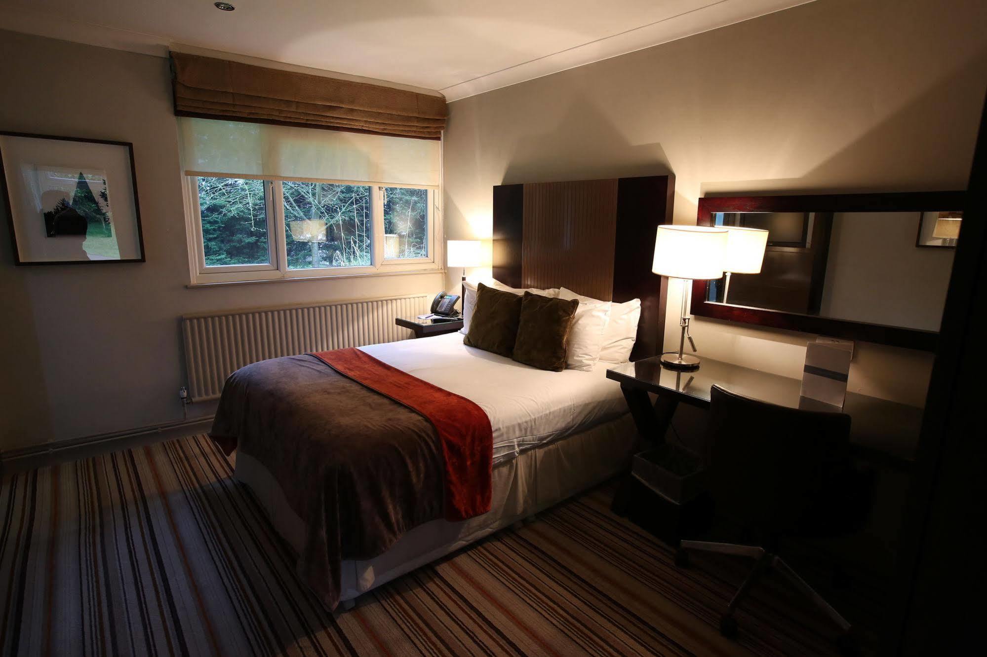 Hartsfield Manor Hotel ดอร์กิง ภายนอก รูปภาพ